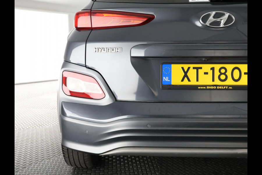 Hyundai Kona EV PRIMIUM 64 KWh ACCU 96% GARANTIE 2019* 1e EIG BEREIK TOT 487 KM WLTP!!! SCHUIFDAK ZEER LUXE