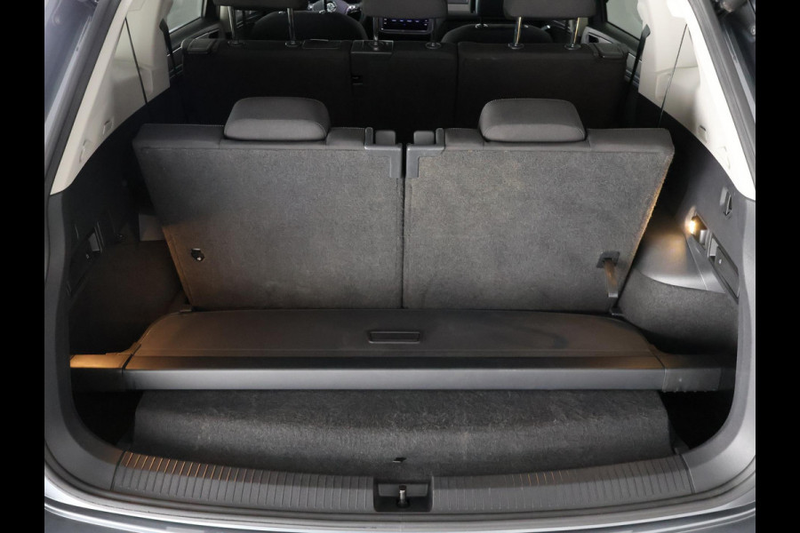 Volkswagen Tiguan Allspace 1.5 TSI AUTOMAAT.7 ZITS.GARANTIE 10-2030* PANODAK .PDC V+A. APPLE/ANDROID. STOELVERWARMING ETC ETC