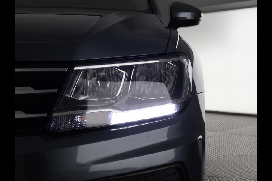 Volkswagen Tiguan Allspace 1.5 TSI AUTOMAAT.7 ZITS.GARANTIE 10-2030* PANODAK .PDC V+A. APPLE/ANDROID. STOELVERWARMING ETC ETC