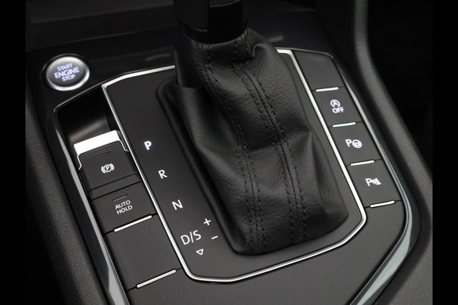 Volkswagen Tiguan Allspace 1.5 TSI AUTOMAAT.7 ZITS.GARANTIE 10-2030* PANODAK .PDC V+A. APPLE/ANDROID. STOELVERWARMING ETC ETC
