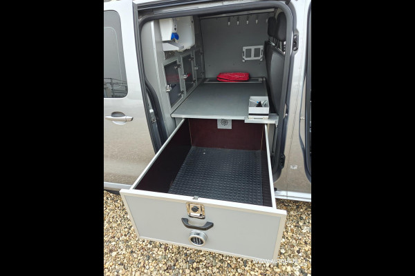 Citroën Jumpy 2.0 BlueHDI 180 PK AUTOMAAT , 1e Eig Ex overheid. Euro 6 , lengte 2 , honden inrichting ,