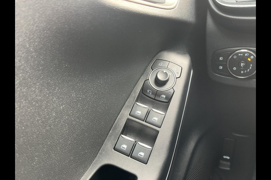 Ford Puma 1.0 EcoBoost Hybrid Titanium 125pk | Winterpack | SYNC 3 Navigatie | Parkeersensoren achter | Contrasterend Dak |