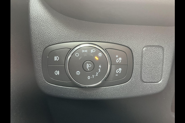 Ford Puma 1.0 EcoBoost Hybrid Titanium 125pk | Winterpack | SYNC 3 Navigatie | Parkeersensoren achter | Contrasterend Dak |