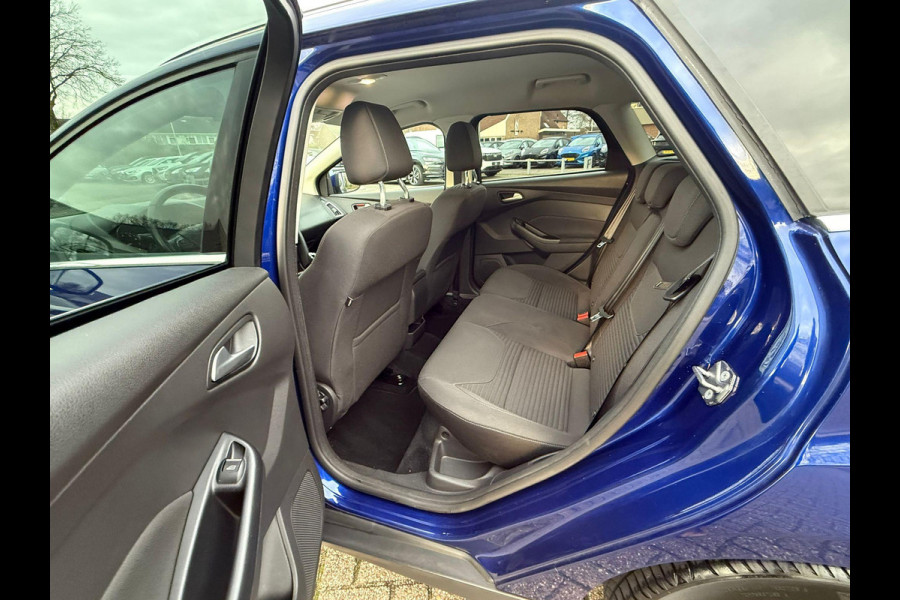 Ford FOCUS Wagon 1.5 Ecoboost Titanium 150pk 17 inch Velgen | Wegklapbare haak | Stoelverwarming | Navigatie | SYNC 3 | Voorruit verwarming | Cruise control