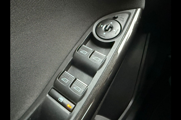 Ford FOCUS Wagon 1.5 Ecoboost Titanium 150pk 17 inch Velgen | Wegklapbare haak | Stoelverwarming | Navigatie | SYNC 3 | Voorruit verwarming | Cruise control