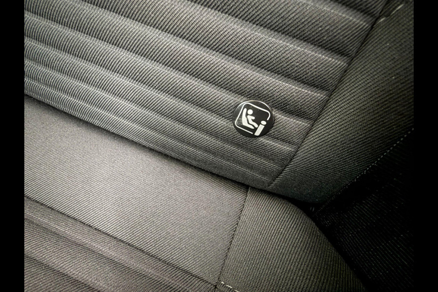 Ford FOCUS Wagon 1.5 Ecoboost Titanium 150pk 17 inch Velgen | Wegklapbare haak | Stoelverwarming | Navigatie | SYNC 3 | Voorruit verwarming | Cruise control