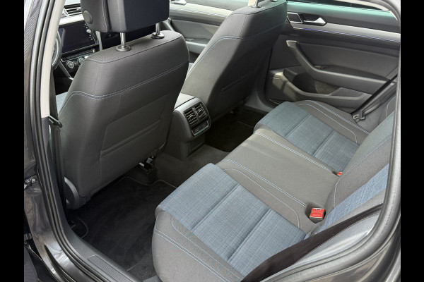 Volkswagen Passat Variant 1.4 TSI PHEV GTE Business | Panoramadak | Stoelmassage | Apple Carplay | Trekhaak