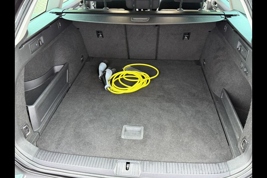Volkswagen Passat Variant 1.4 TSI PHEV GTE Business | Panoramadak | Stoelmassage | Apple Carplay | Trekhaak