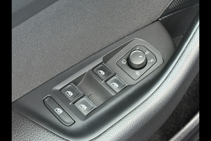 Volkswagen Passat Variant 1.4 TSI PHEV GTE Business | Panoramadak | Stoelmassage | Apple Carplay | Trekhaak