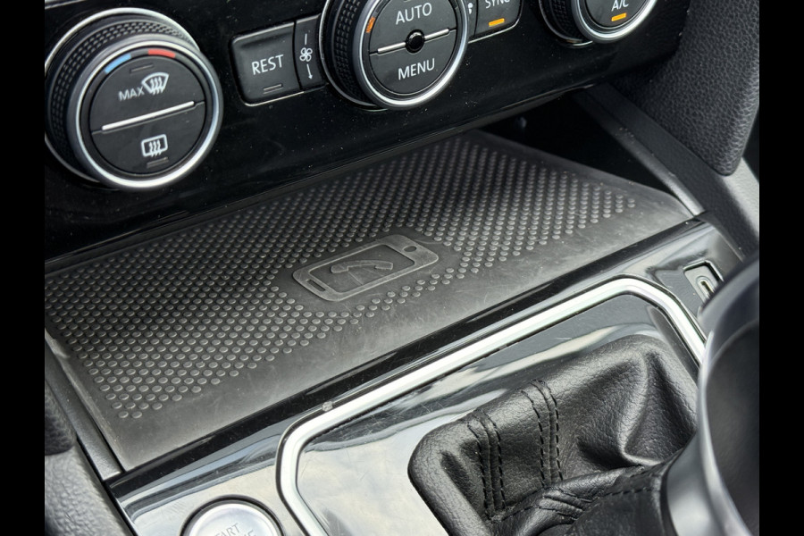 Volkswagen Passat Variant 1.4 TSI PHEV GTE Business | Panoramadak | Stoelmassage | Apple Carplay | Trekhaak