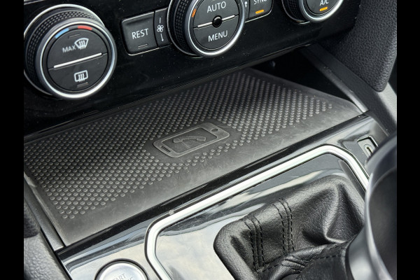 Volkswagen Passat Variant 1.4 TSI PHEV GTE Business | Panoramadak | Stoelmassage | Apple Carplay | Trekhaak