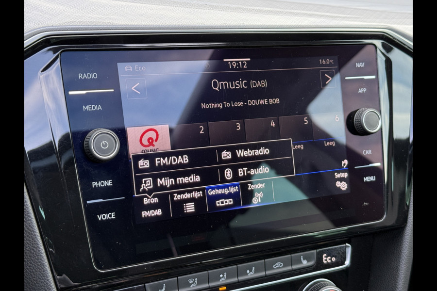 Volkswagen Passat Variant 1.4 TSI PHEV GTE Business | Panoramadak | Stoelmassage | Apple Carplay | Trekhaak