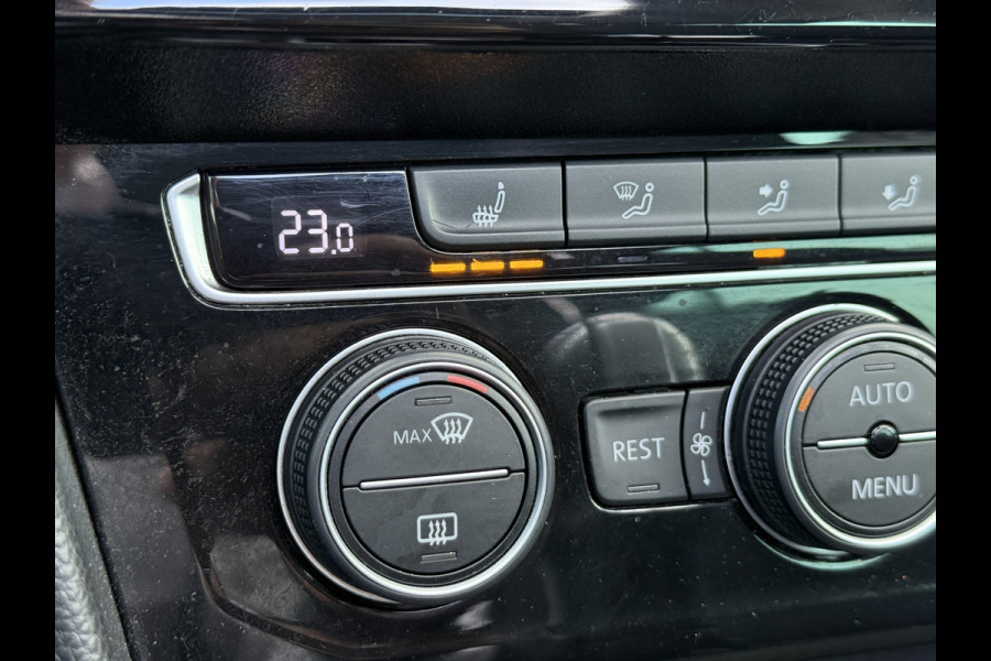 Volkswagen Passat Variant 1.4 TSI PHEV GTE Business | Panoramadak | Stoelmassage | Apple Carplay | Trekhaak