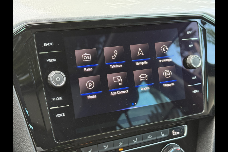 Volkswagen Passat Variant 1.4 TSI PHEV GTE Business | Panoramadak | Stoelmassage | Apple Carplay | Trekhaak