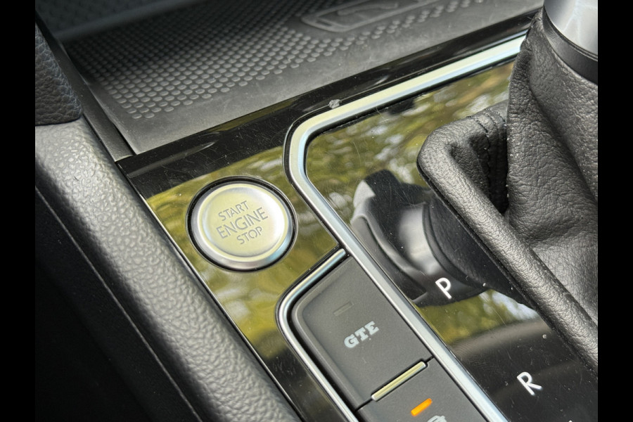 Volkswagen Passat Variant 1.4 TSI PHEV GTE Business | Panoramadak | Stoelmassage | Apple Carplay | Trekhaak