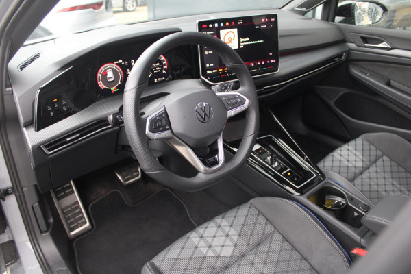 Volkswagen Golf 1.5 eTSI R-Line| Pano | HUD | HK | IQ | Elek trekhaak
