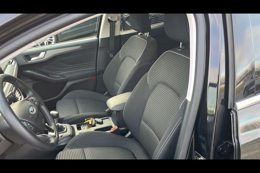 Ford FOCUS Wagon 1.0 EcoBoost Hybrid Titanium | winter pakket | Keyless entry | Climate Control