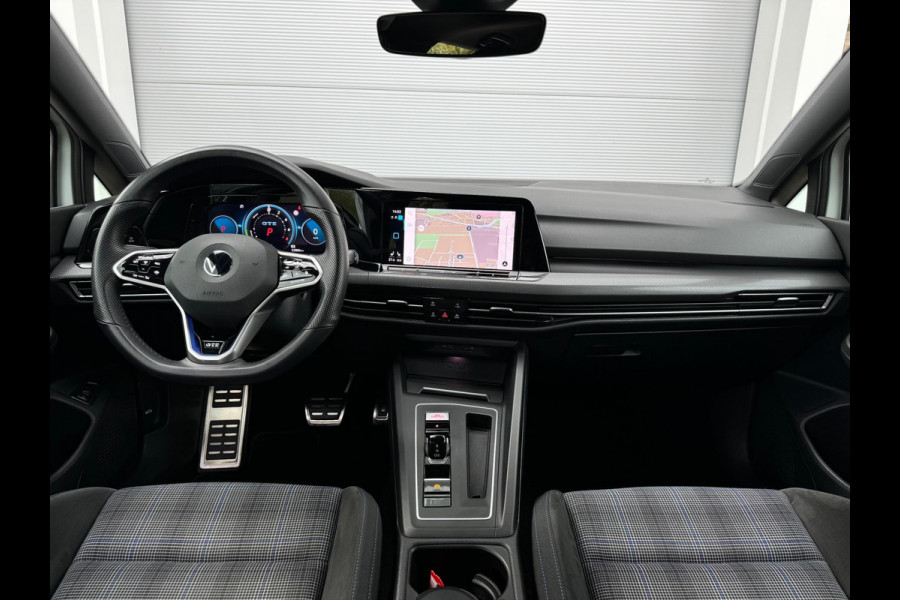 Volkswagen Golf 1.4 eHybrid GTE Pano/HuD/Camera/Matrix