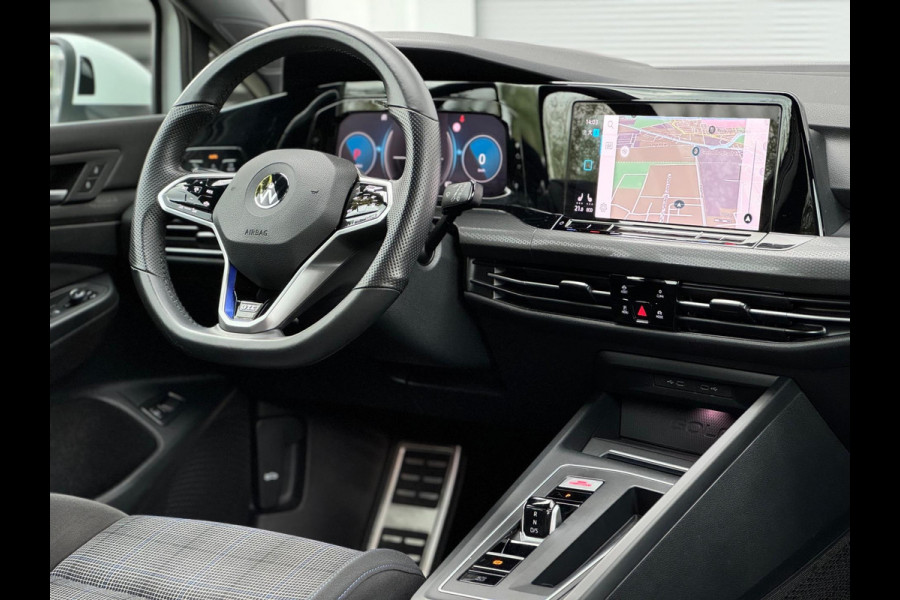 Volkswagen Golf 1.4 eHybrid GTE Pano/HuD/Camera/Matrix