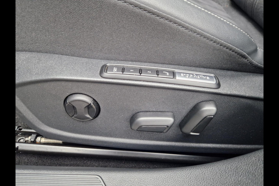 Volkswagen Golf 8.5 1.5 eHybrid 50 Edition /Panoramadak /Winterpakket