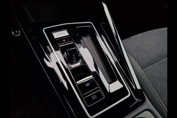 Volkswagen Golf 8.5 1.5 eHybrid 50 Edition /Panoramadak /Winterpakket