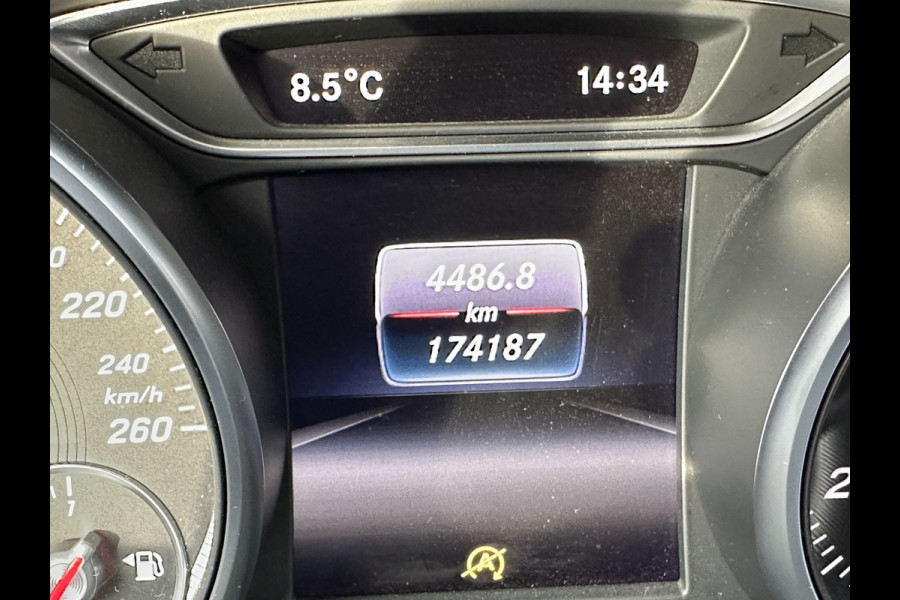 Mercedes-Benz CLA-Klasse Shooting Brake | AMG Velgen 18 inch | Wegklapbare Trekhaak | 180 occasion