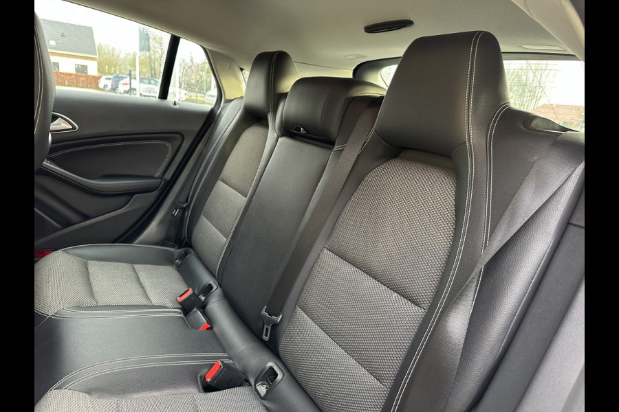 Mercedes-Benz CLA-Klasse Shooting Brake | AMG Velgen 18 inch | Wegklapbare Trekhaak | 180 occasion