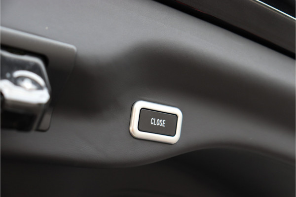 Ferrari GTC4 Lusso Turbo 3.9 V8 **APPROVED/Lift/360 camera/Pano/Ceramic/Carplay/20**