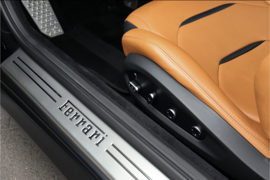 Ferrari GTC4 Lusso Turbo 3.9 V8 **APPROVED/Lift/360 camera/Pano/Ceramic/Carplay/20**