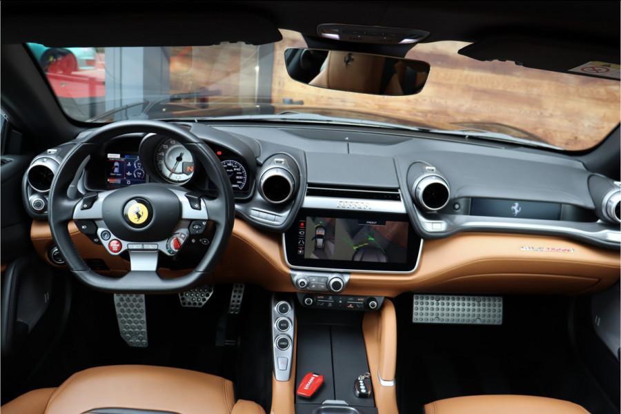 Ferrari GTC4 Lusso Turbo 3.9 V8 **APPROVED/Lift/360 camera/Pano/Ceramic/Carplay/20**