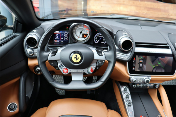 Ferrari GTC4 Lusso Turbo 3.9 V8 **APPROVED/Lift/360 camera/Pano/Ceramic/Carplay/20**