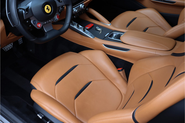 Ferrari GTC4 Lusso Turbo 3.9 V8 **APPROVED/Lift/360 camera/Pano/Ceramic/Carplay/20**