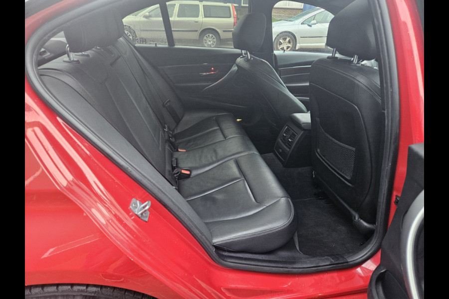 BMW 3 Serie 318i Edition M Sport Shadow High Executive