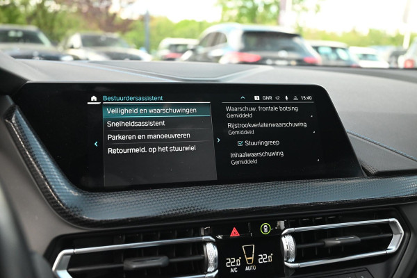 BMW 1-serie M135i xDrive High Executive 306 PK Dealer o.h. Adaptive Head Up Camera Keyless 18''