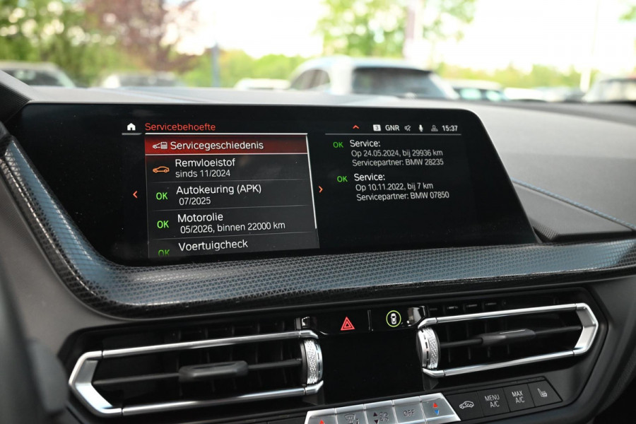 BMW 1-serie M135i xDrive High Executive 306 PK Dealer o.h. Adaptive Head Up Camera Keyless 18''