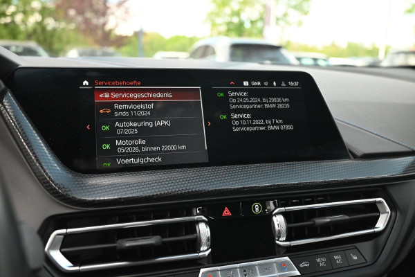 BMW 1-serie M135i xDrive High Executive 306 PK Dealer o.h. Adaptive Head Up Camera Keyless 18''