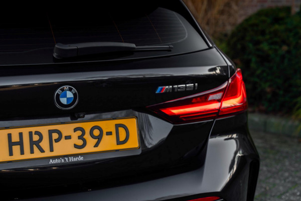 BMW 1-serie M135i xDrive High Executive 306 PK Dealer o.h. Adaptive Head Up Camera Keyless 18''