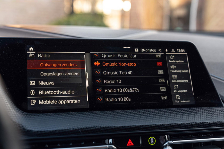 BMW 1-serie M135i xDrive High Executive 306 PK Dealer o.h. Adaptive Head Up Camera Keyless 18''