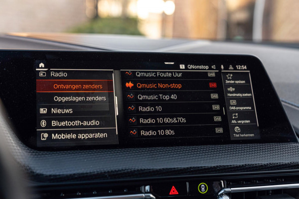 BMW 1-serie M135i xDrive High Executive 306 PK Dealer o.h. Adaptive Head Up Camera Keyless 18''