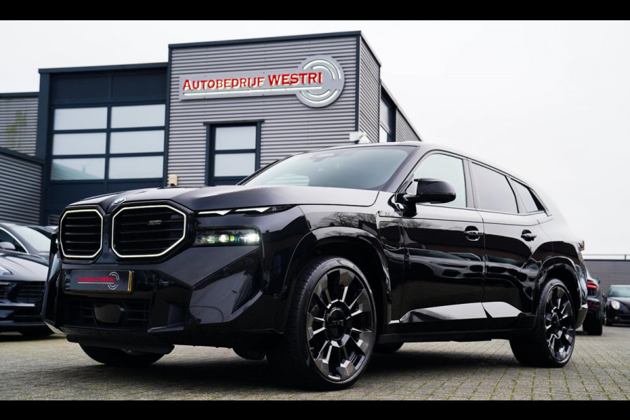 BMW XM PHEV 30 kWh | 687 PK | Iconic Glow | Skylounge | Massage | 360 Cam | Drive assistant | Stuurwielverwarming | Sportuitlaat |