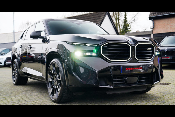 BMW XM PHEV 30 kWh | 687 PK | Iconic Glow | Skylounge | Massage | 360 Cam | Drive assistant | Stuurwielverwarming | Sportuitlaat |