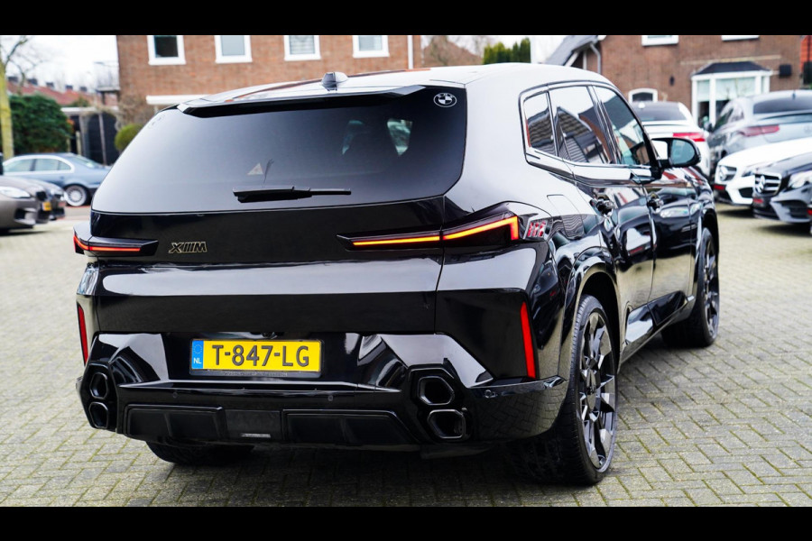 BMW XM PHEV 30 kWh | 687 PK | Iconic Glow | Skylounge | Massage | 360 Cam | Drive assistant | Stuurwielverwarming | Sportuitlaat |