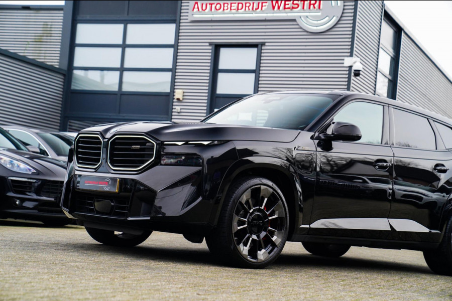 BMW XM PHEV 30 kWh | 687 PK | Iconic Glow | Skylounge | Massage | 360 Cam | Drive assistant | Stuurwielverwarming | Sportuitlaat |