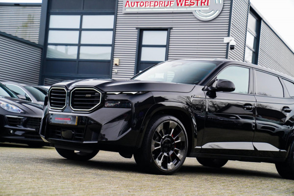 BMW XM PHEV 30 kWh | 687 PK | Iconic Glow | Skylounge | Massage | 360 Cam | Drive assistant | Stuurwielverwarming | Sportuitlaat |