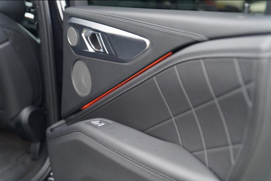 BMW XM PHEV 30 kWh | 687 PK | Iconic Glow | Skylounge | Massage | 360 Cam | Drive assistant | Stuurwielverwarming | Sportuitlaat |