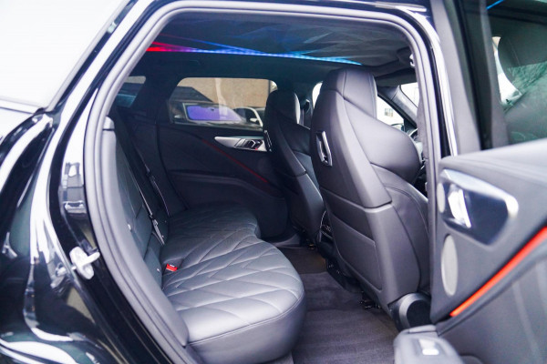 BMW XM PHEV 30 kWh | 687 PK | Iconic Glow | Skylounge | Massage | 360 Cam | Drive assistant | Stuurwielverwarming | Sportuitlaat |