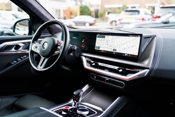 BMW XM PHEV 30 kWh | 687 PK | Iconic Glow | Skylounge | Massage | 360 Cam | Drive assistant | Stuurwielverwarming | Sportuitlaat |