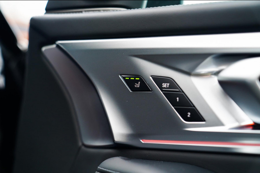BMW XM PHEV 30 kWh | 687 PK | Iconic Glow | Skylounge | Massage | 360 Cam | Drive assistant | Stuurwielverwarming | Sportuitlaat |
