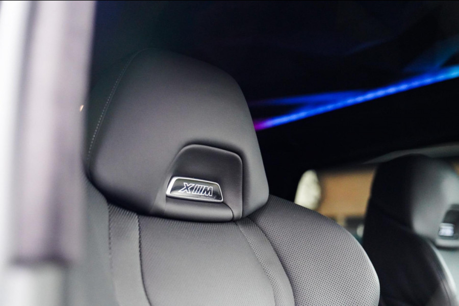 BMW XM PHEV 30 kWh | 687 PK | Iconic Glow | Skylounge | Massage | 360 Cam | Drive assistant | Stuurwielverwarming | Sportuitlaat |