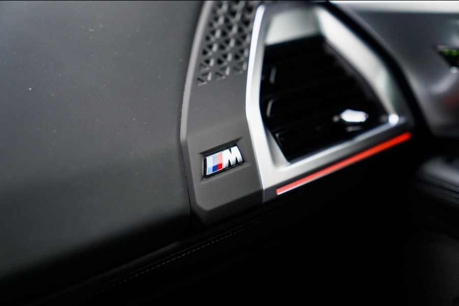 BMW XM PHEV 30 kWh | 687 PK | Iconic Glow | Skylounge | Massage | 360 Cam | Drive assistant | Stuurwielverwarming | Sportuitlaat |